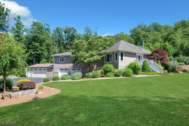 Property listing MLS 4049928 photo 14