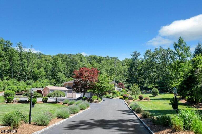 Property listing MLS 4049928 photo 15