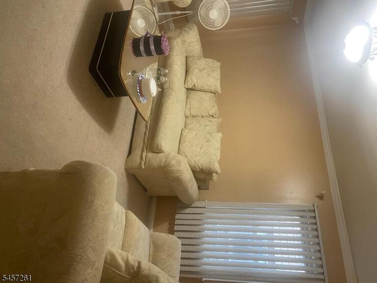 Property listing MLS 4049933 photo 3