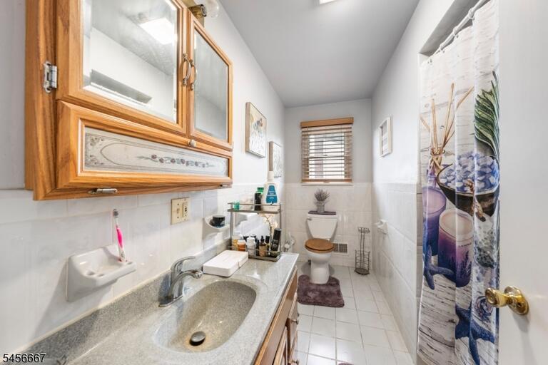 Property listing MLS 4049982 photo 14