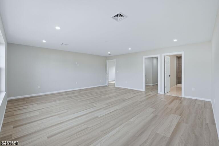 Property listing MLS 4050027 photo 17