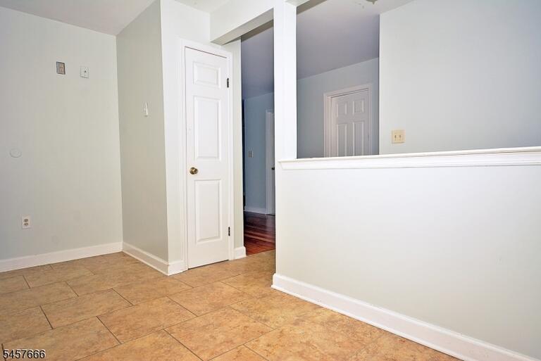 Property listing MLS 4050032 photo 16