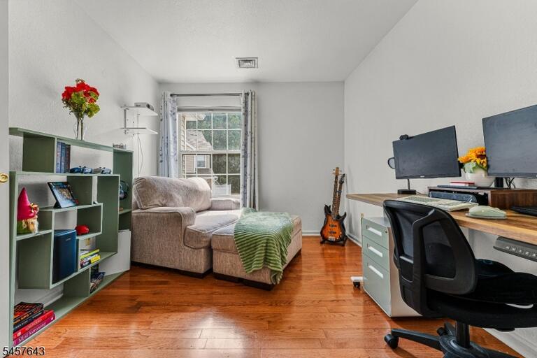 Property listing MLS 4050081 photo 10