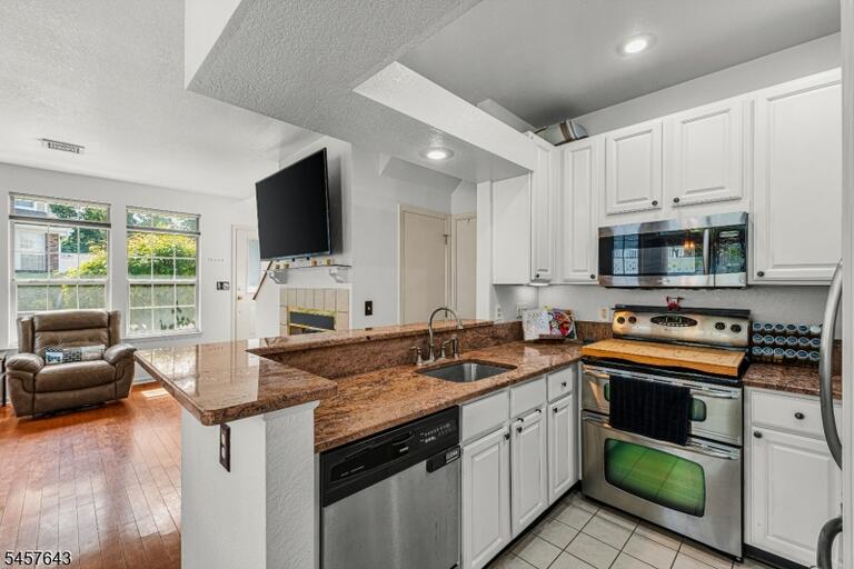 Property listing MLS 4050081 photo 5