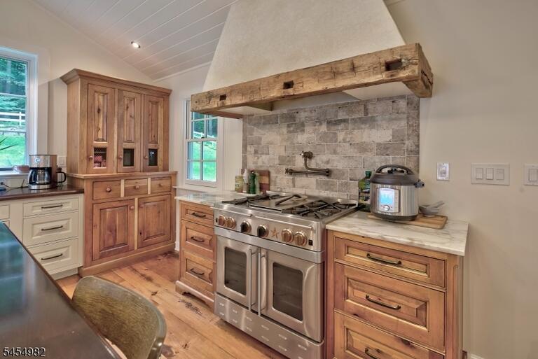 Property listing MLS 4050093 photo 14