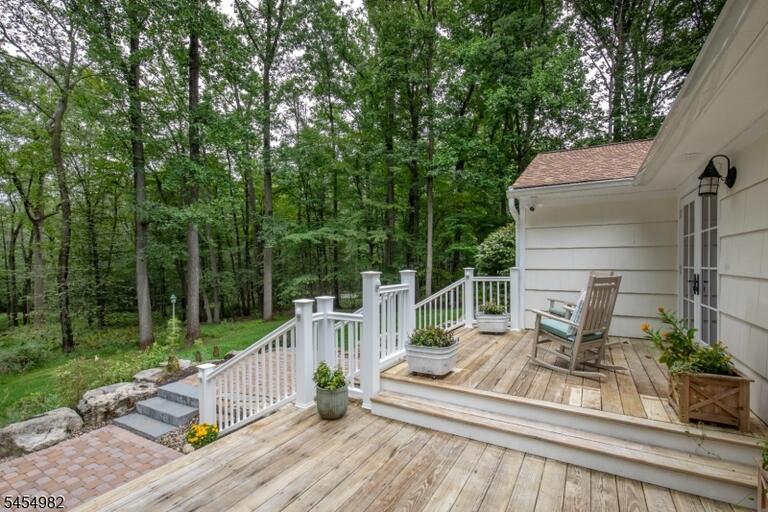 Property listing MLS 4050093 photo 4