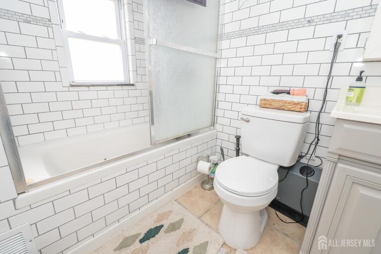 Photo 20 of 495 Amboy Avenue, Perth Amboy NJ 08861, Perth Amboy, NJ