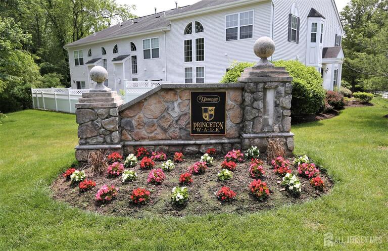 Photo 21 of 102 Wellington Park Drive, South Brunswick NJ 08540, South Brunswick, NJ
