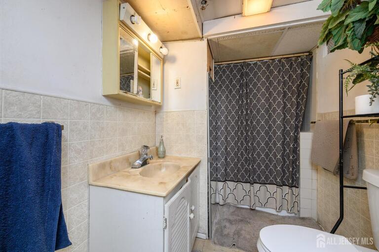 Photo 20 of 405 Kennedy Drive, Linden NJ 07036, Linden, NJ