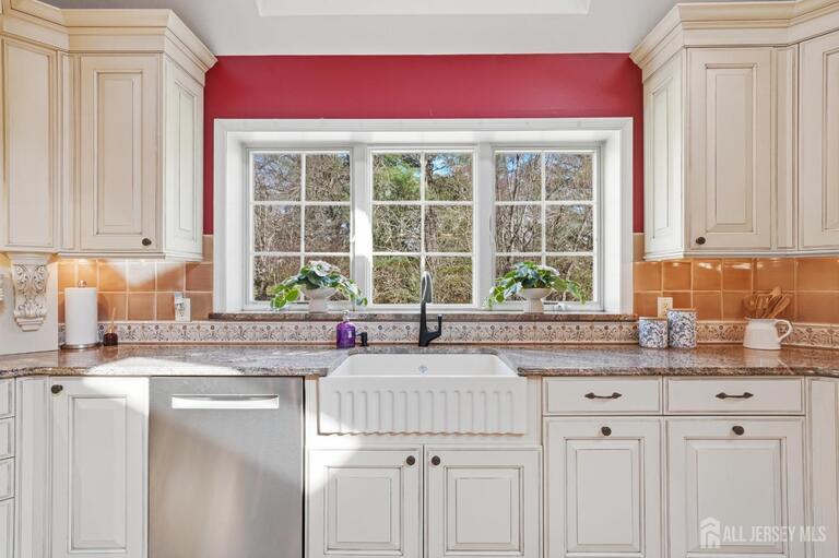 Photo 13 of 7 Monroe Place, Cranbury NJ 08512, Cranbury, NJ