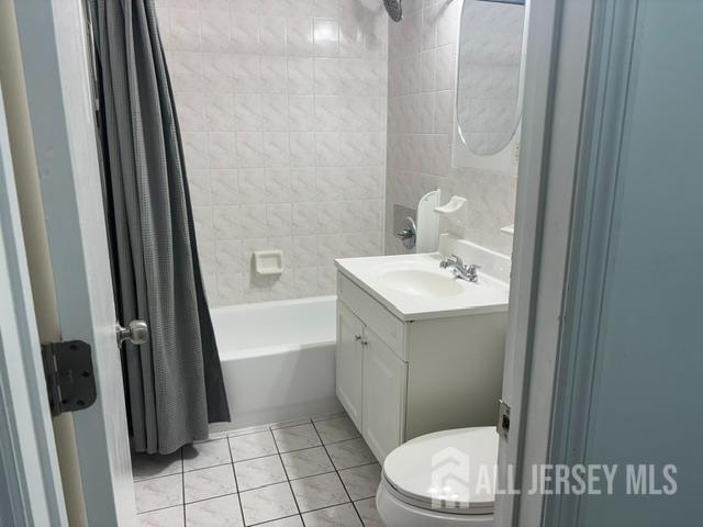 Photo 18 of 392 College Drive, Edison NJ 08817, Edison, NJ
