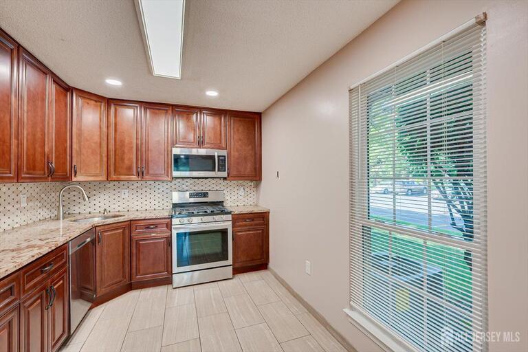 Photo 3 of 73 Goodwin Drive, North Brunswick NJ 08902, North Brunswick, NJ