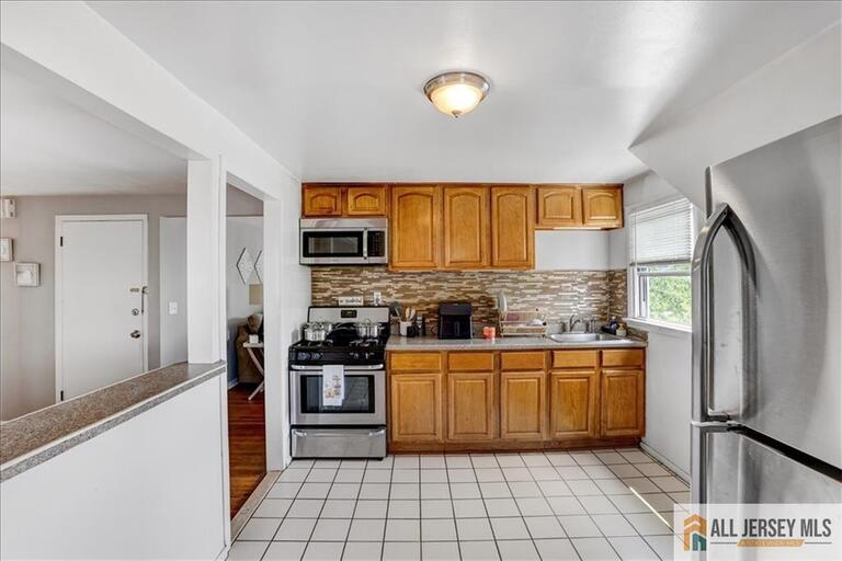 Photo 17 of 52 Saint Ann Street # F, Carteret NJ 07008, Carteret, NJ