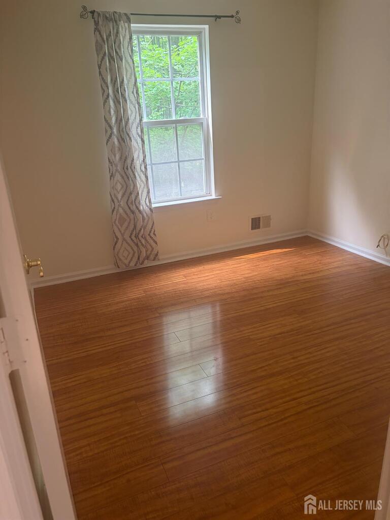 Photo 13 of 215 Prestwick Way, Edison NJ 08820, Edison, NJ