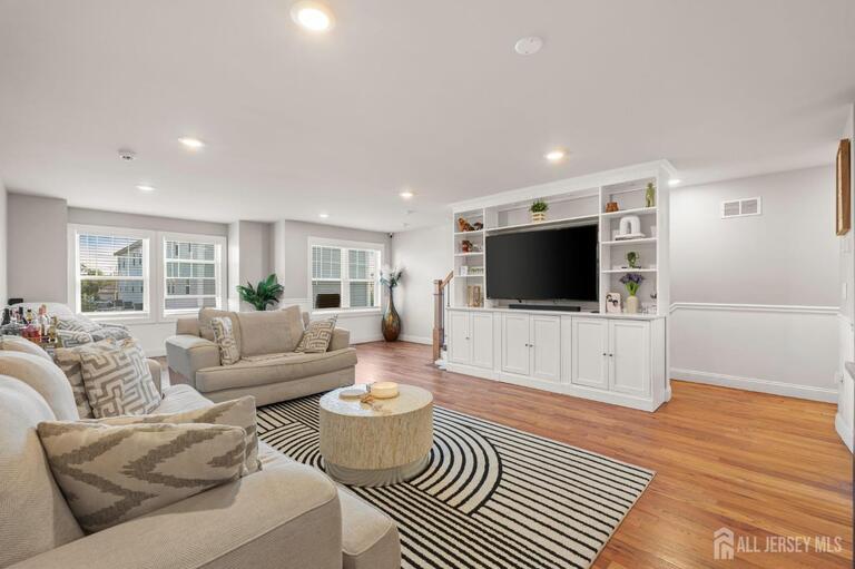 Photo 10 of 322 Mcguire Place, Perth Amboy NJ 08861, Perth Amboy, NJ