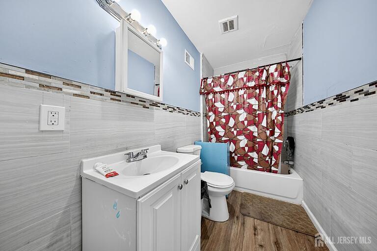 Photo 8 of 421-423 Magie Avenue, Elizabeth NJ 07208, Elizabeth, NJ