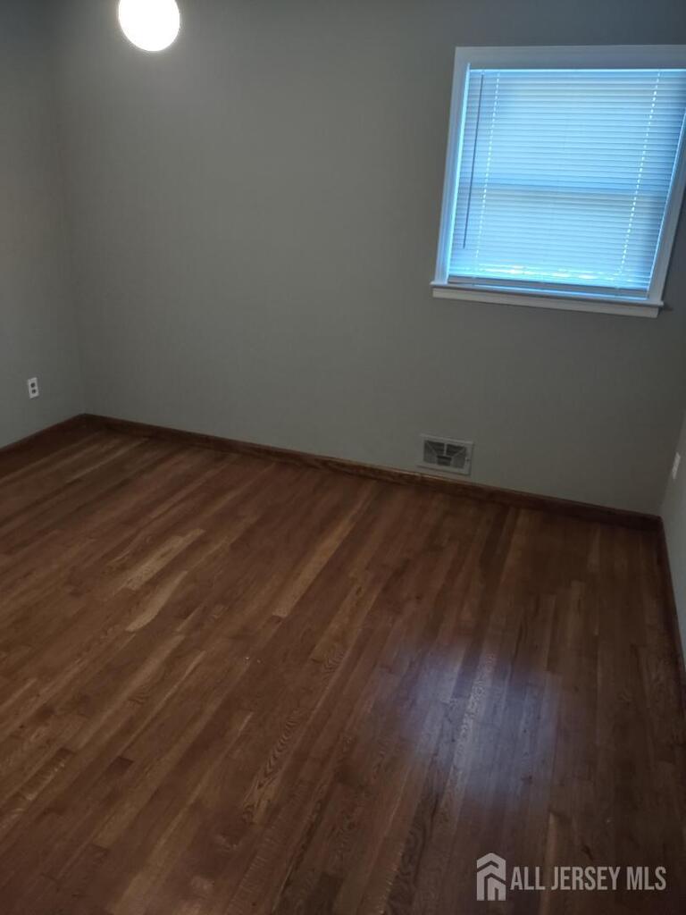 Photo 5 of 204 Marlin Drive, Fords NJ 08863, Fords, NJ