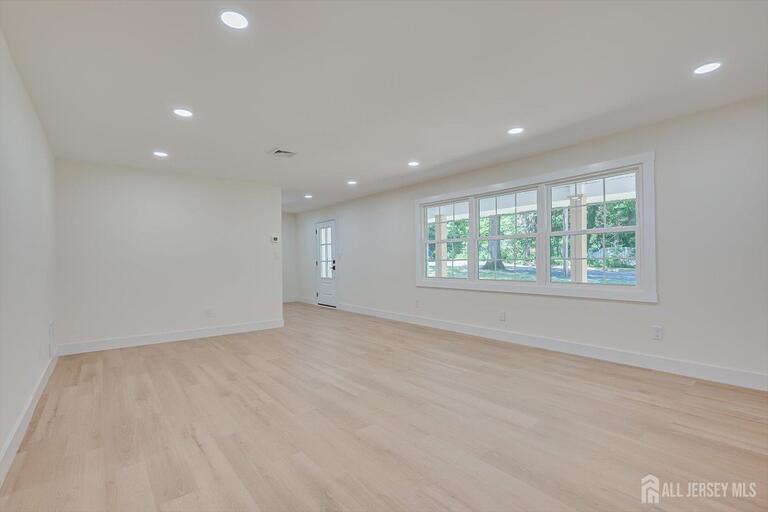 Photo 27 of 300 E Chestnut Avenue E, Metuchen NJ 08840, Metuchen, NJ