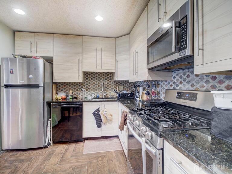 Photo 7 of 380 Lancaster Court, Piscataway NJ 08854, Piscataway, NJ