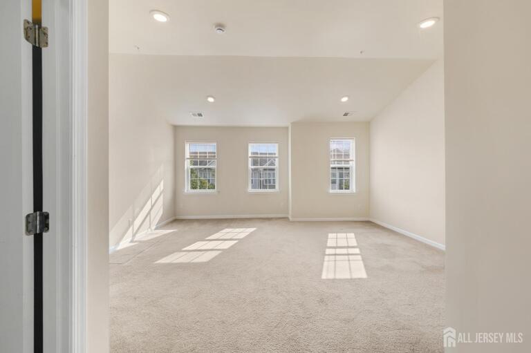 Photo 7 of 1423 Hudson Circle # 1423, Highland Park NJ 08904, Highland Park, NJ