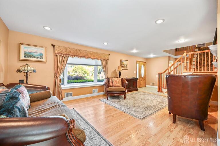 Photo 8 of 13 Tara Lin Drive, Hazlet NJ 07730, Hazlet, NJ