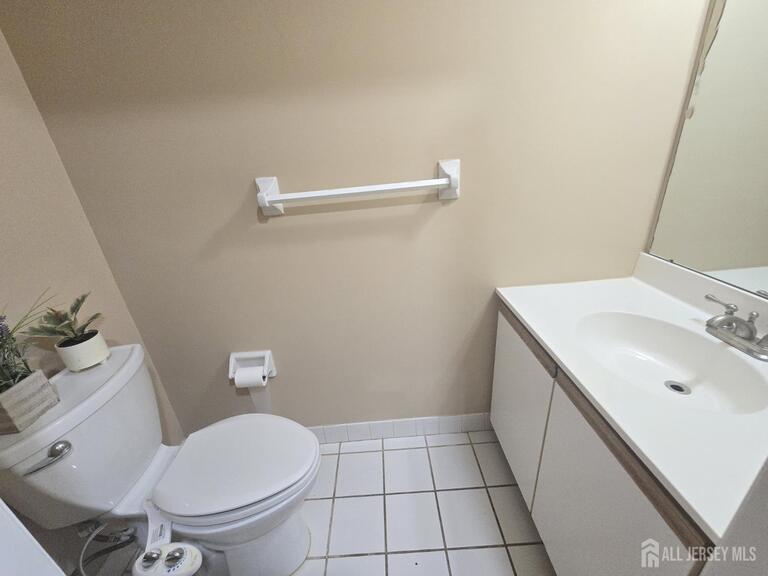 Photo 5 of 28 Inverness Drive, Edison NJ 08820, Edison, NJ