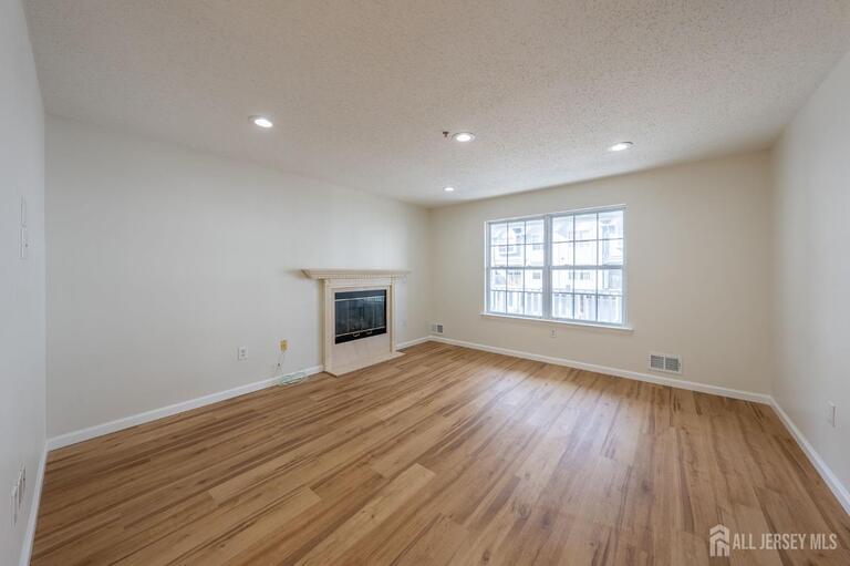 Photo 3 of 122 Prestwick Way, Edison NJ 08820, Edison, NJ
