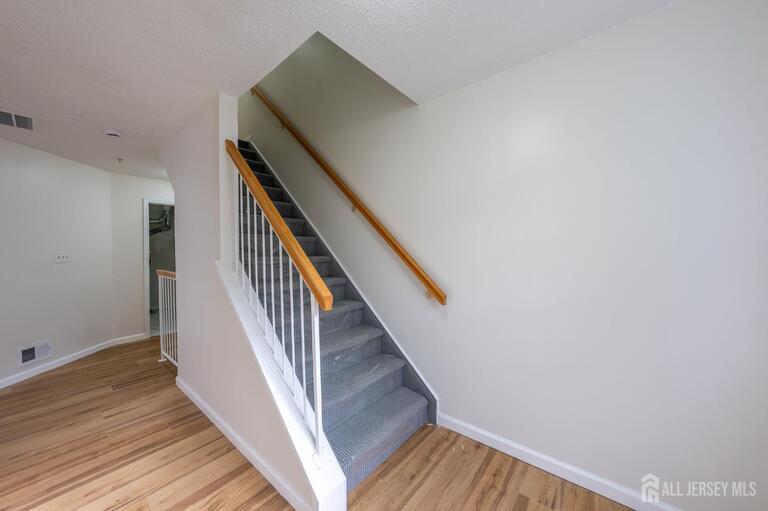 Photo 16 of 122 Prestwick Way, Edison NJ 08820, Edison, NJ