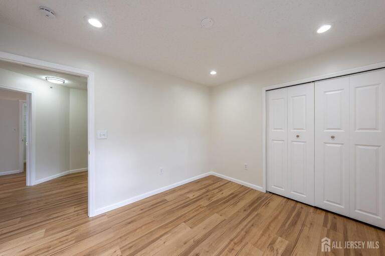 Photo 20 of 122 Prestwick Way, Edison NJ 08820, Edison, NJ