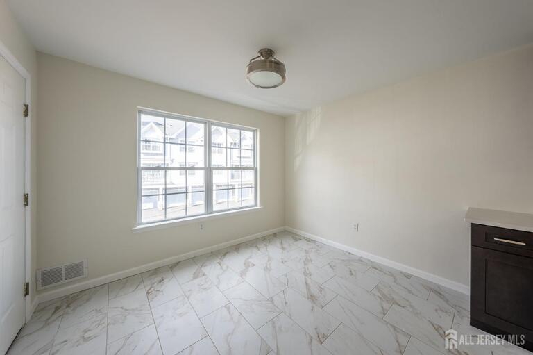 Photo 11 of 122 Prestwick Way, Edison NJ 08820, Edison, NJ