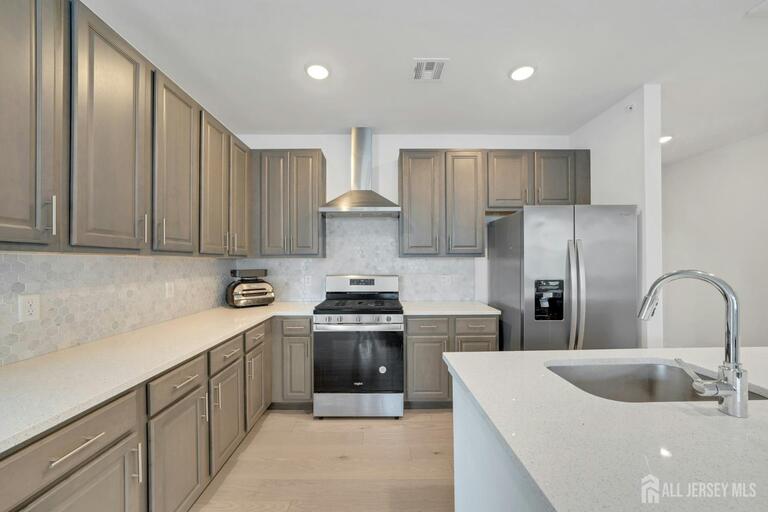 Photo 5 of 644 Lorhan Drive, Piscataway NJ 08854, Piscataway, NJ