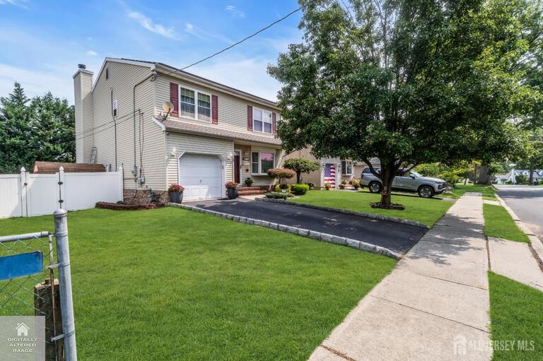 Photo 4 of 266 Thomas Street, Woodbridge Proper NJ 07095, Woodbridge Proper, NJ