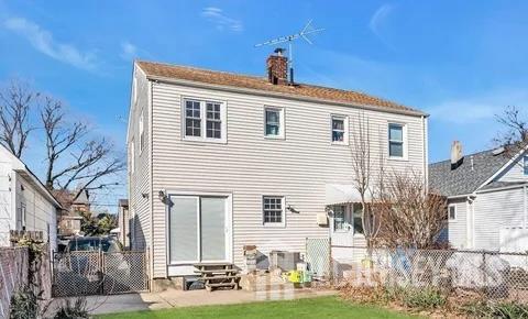 Photo 4 of 580 S Garden Avenue, Woodbridge Proper NJ 07095, Woodbridge Proper, NJ