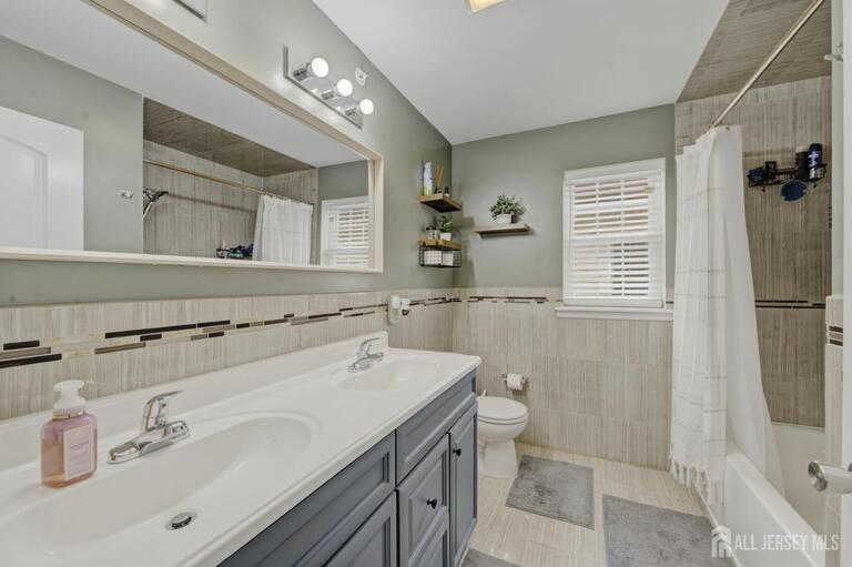 Photo 39 of 149 Bellair Place, Newark NJ 07104, Newark, NJ