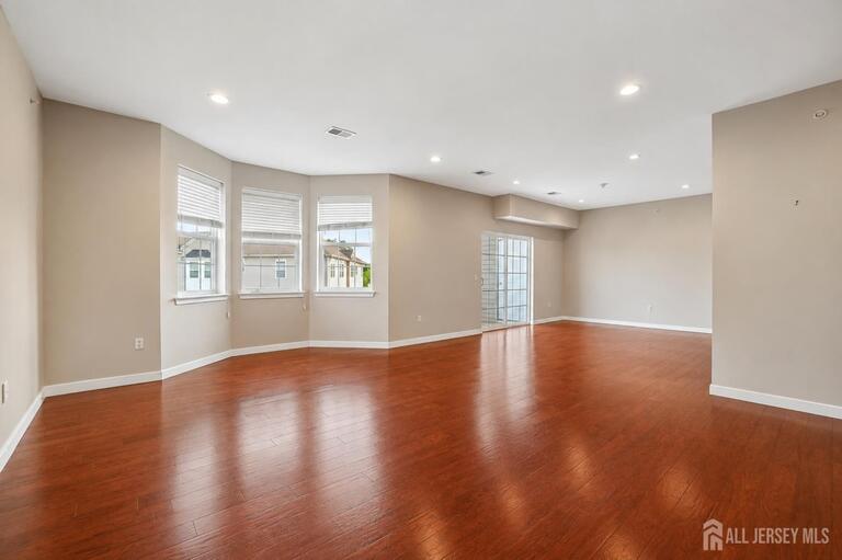 Photo 3 of 347 Pond Lane, Piscataway NJ 08854, Piscataway, NJ