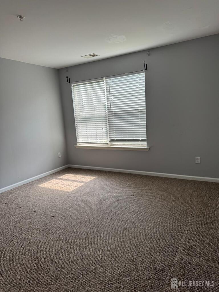 Photo 17 of 1325 Fernwood Court, New Brunswick NJ 08901, New Brunswick, NJ