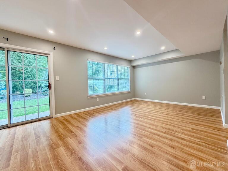 Photo 3 of 902 Plymouth Road, North Brunswick NJ 08902, North Brunswick, NJ