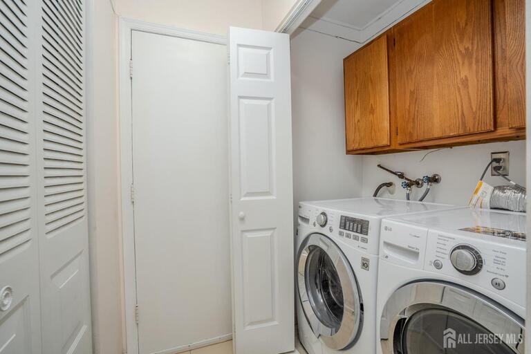 Photo 32 of 6005 N Oaks Boulevard, North Brunswick NJ 08902, North Brunswick, NJ