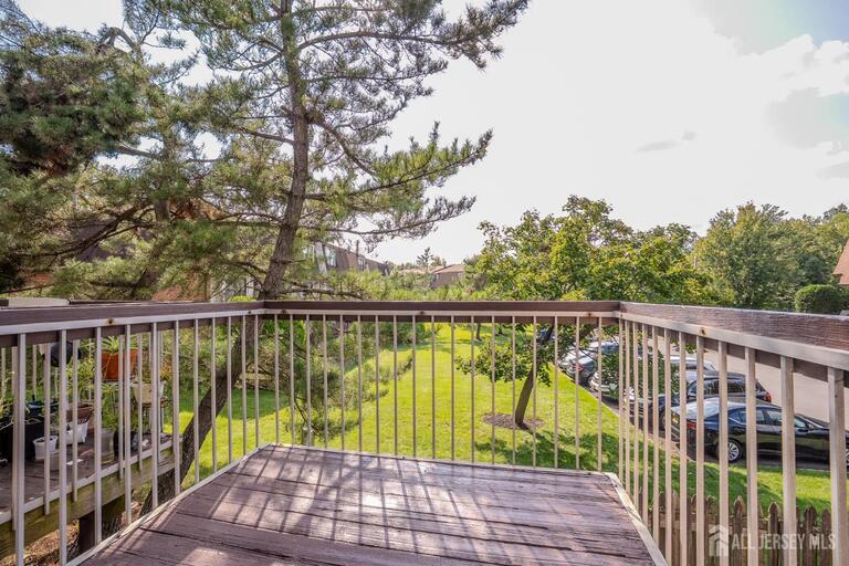 Photo 14 of 6005 N Oaks Boulevard, North Brunswick NJ 08902, North Brunswick, NJ