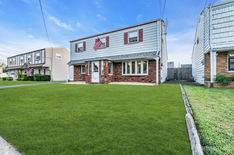 Photo 3 of 140 Camelot Drive, Port Reading NJ 07064, Port Reading, NJ