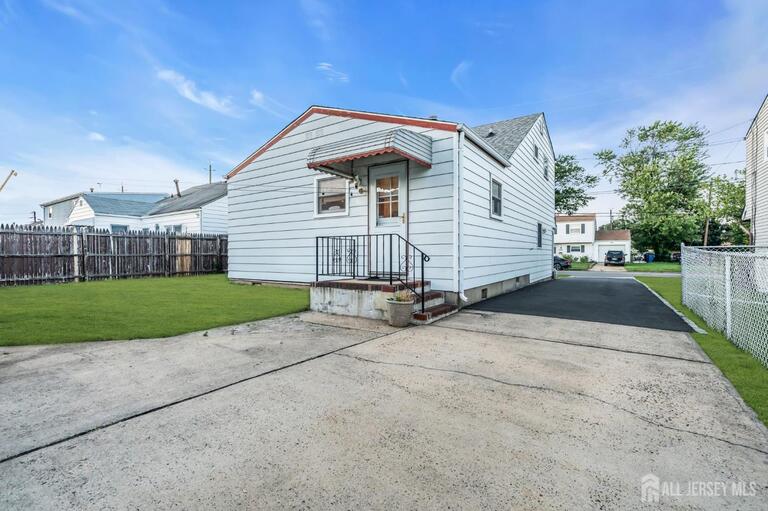 Photo 49 of 140 Camelot Drive, Port Reading NJ 07064, Port Reading, NJ