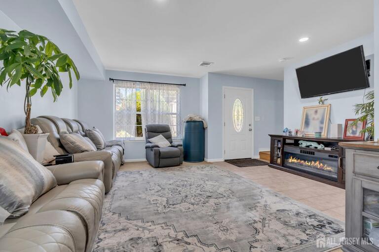 Photo 8 of 425 Thomas Street, Perth Amboy NJ 08861, Perth Amboy, NJ