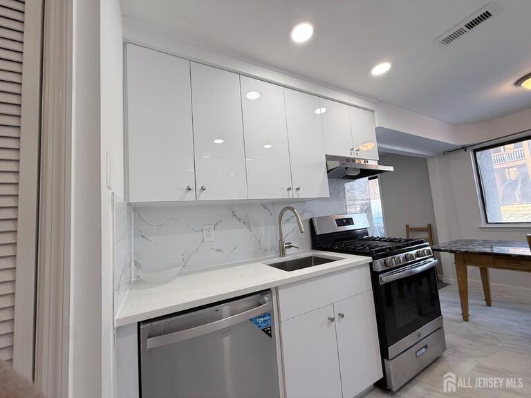 Photo 6 of 513 edison glen Terrace # 513, Edison NJ 08837, Edison, NJ