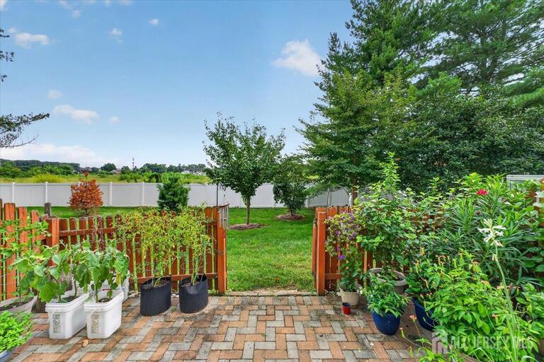 Photo 33 of 1008 Blossom Circle, South Brunswick NJ 08810, South Brunswick, NJ