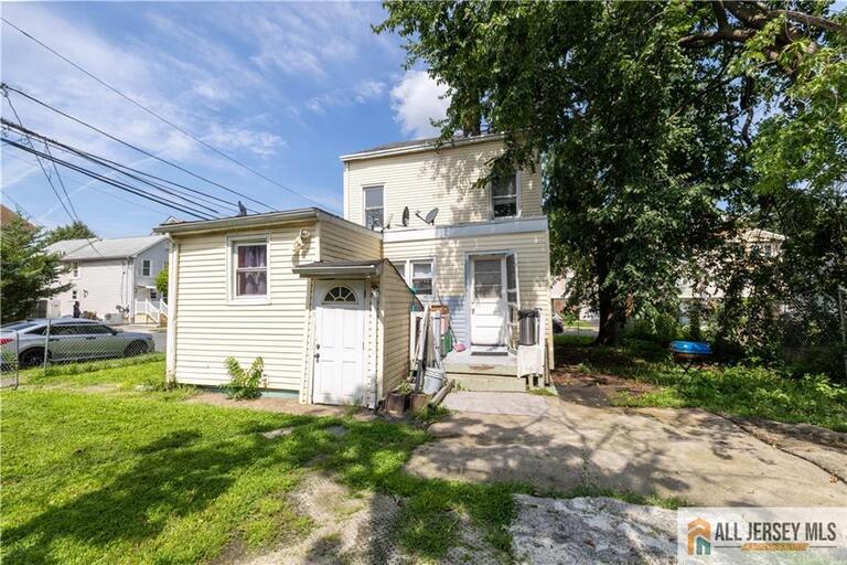Photo 22 of 88 Hassart Street, New Brunswick NJ 08901, New Brunswick, NJ