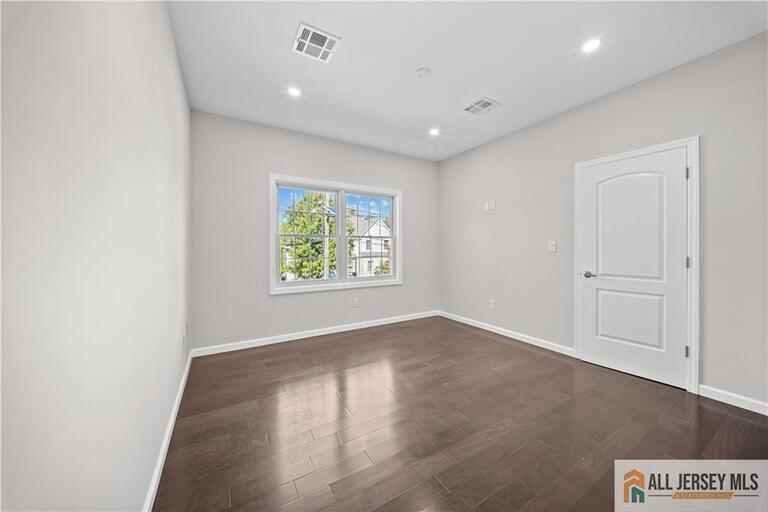 Photo 20 of 7 Mount Pleasant Avenue, Edison NJ 08820, Edison, NJ