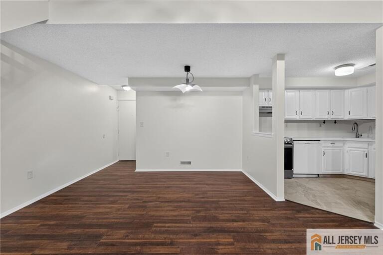 Photo 6 of 2204 Aspen Drive, Plainsboro NJ 08536, Plainsboro, NJ