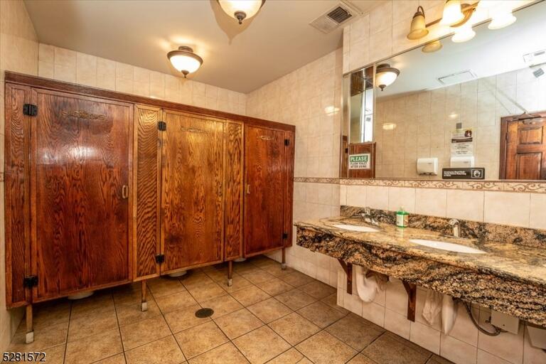 Property listing MLS 3896318 photo 27