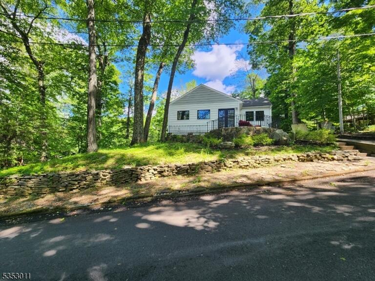 Property listing MLS 3965293 photo 1