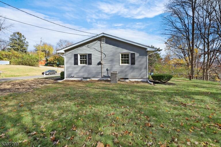 Property listing MLS 3998336 photo 4